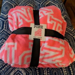 NWT VS PINK Fleece Blanket